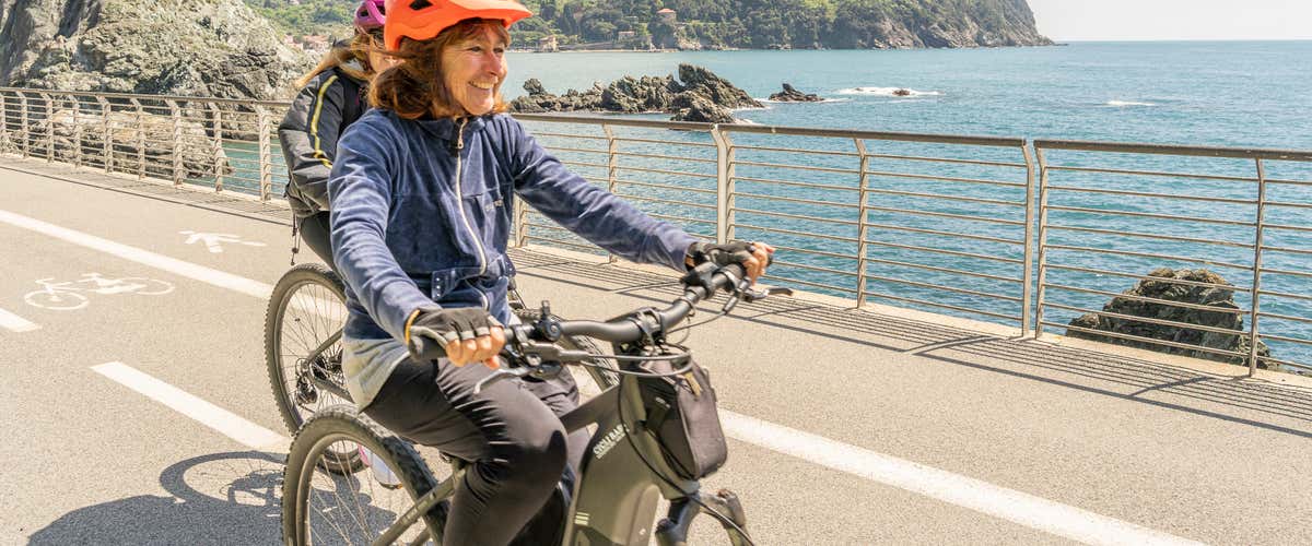 Tour in e-bike da Levanto a Framura con focaccia e vino locale