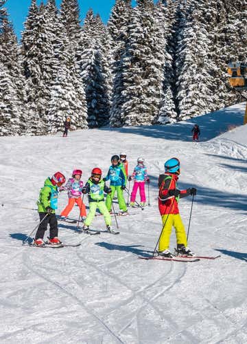 Corso di sci di gruppo di 4 giorni per bambini a Costa di Folgaria