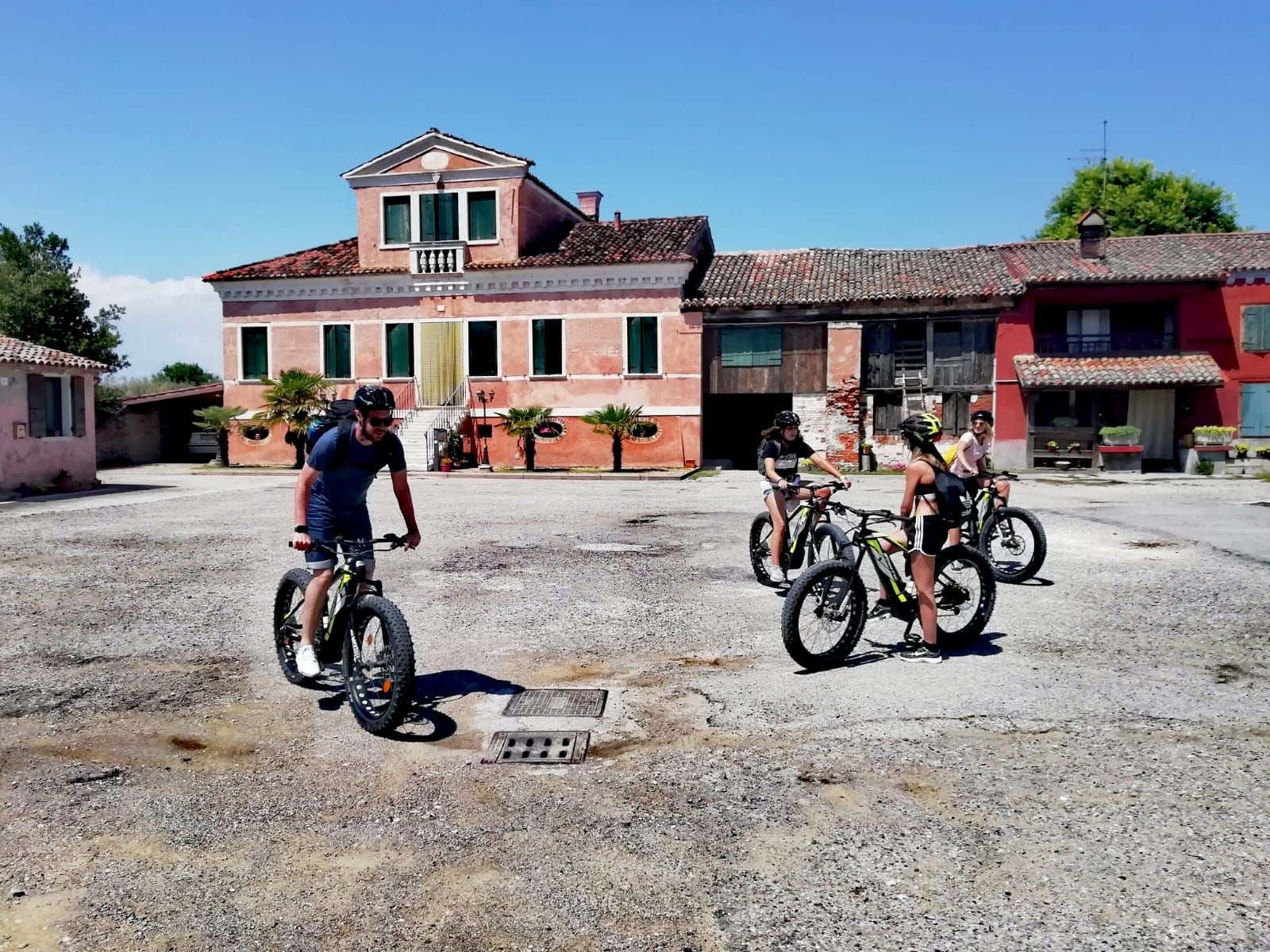 E-bike tour to discover the Venice Lagoon with lunch