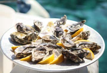 Evening boat tour along the Costa dei Trabocchi with aperitif and dinner