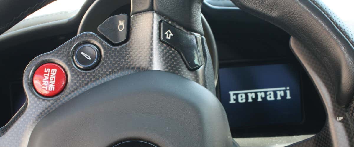 Corso di guida sportiva in Ferrari F458 Italia al Castelletto Circuit