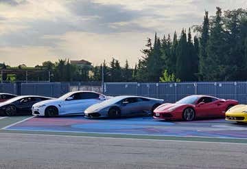 Co-pilota di supercar al Circuito Internazionale d'Abruzzo
