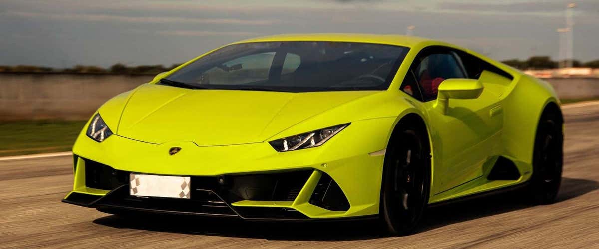 Co-pilota di supercar al Circuito Internazionale d'Abruzzo