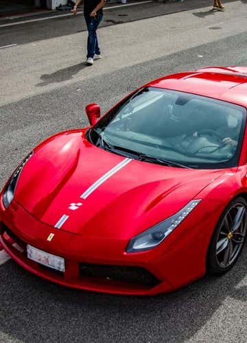 Co-pilota di supercar al Circuito Internazionale d'Abruzzo