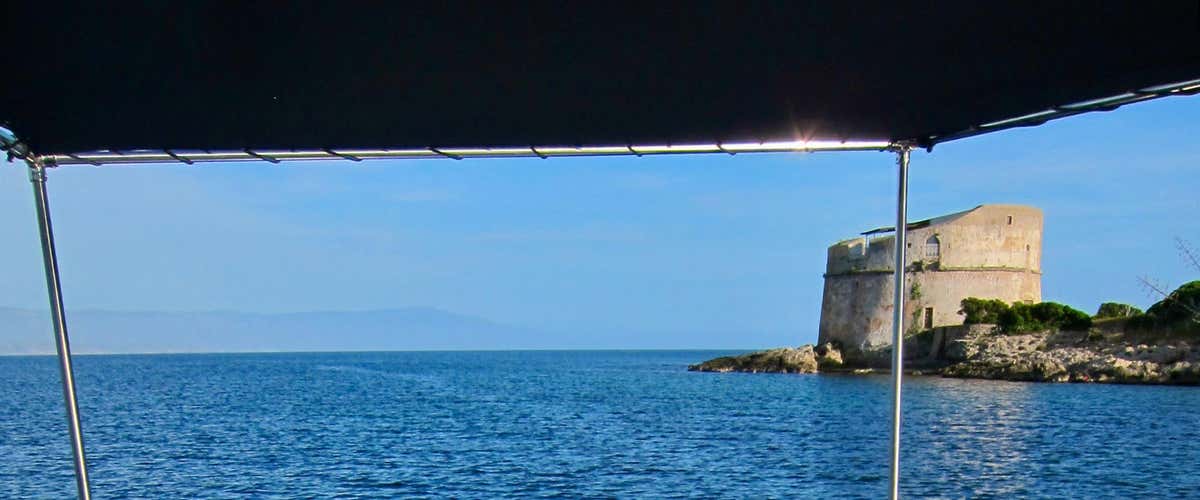 Half-day gozzo tour along the Alghero coast with toast