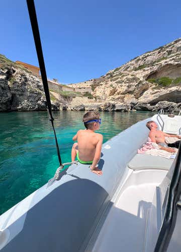 3-hour dinghy excursion in the Gulf of Angels with aperitif