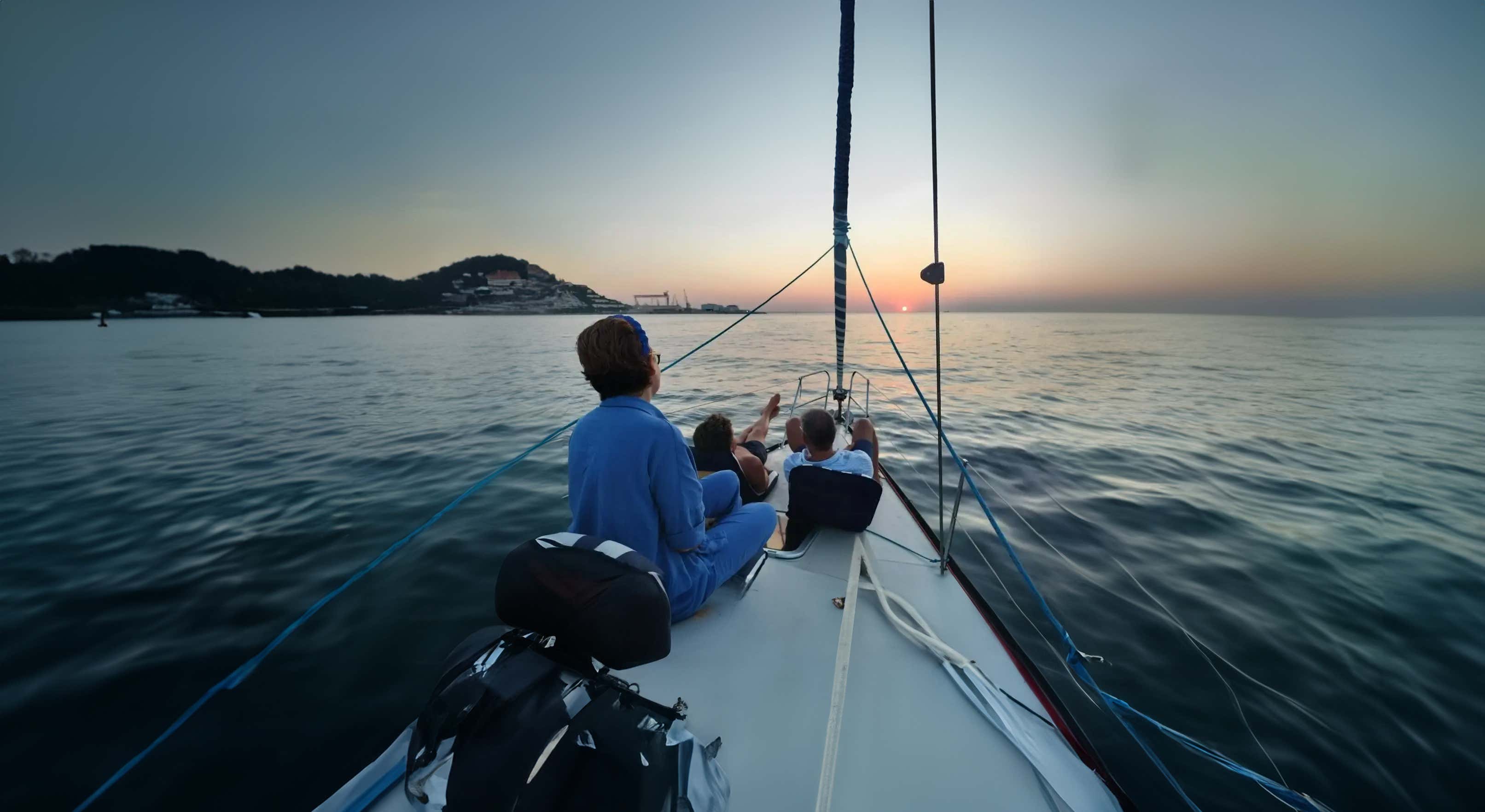 Tour privato in barca a vela ad Ancona con aperitivo al tramonto
