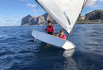 Beginners sailing course in Isola delle Femmine
