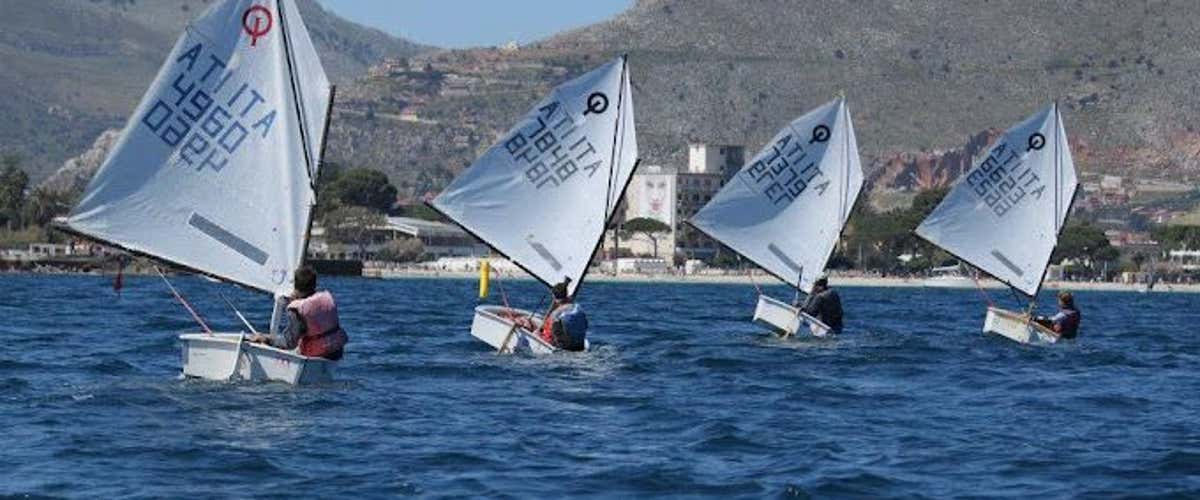 Beginners sailing course in Isola delle Femmine
