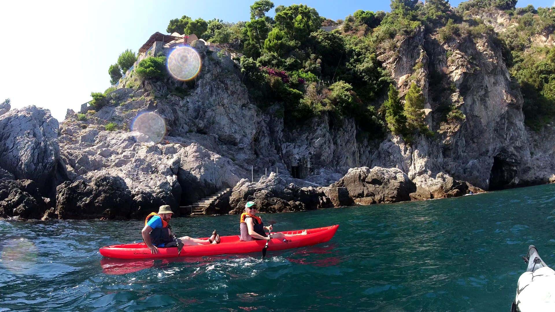 Kayaking adventure trip for couples in italy | Mapsru.com