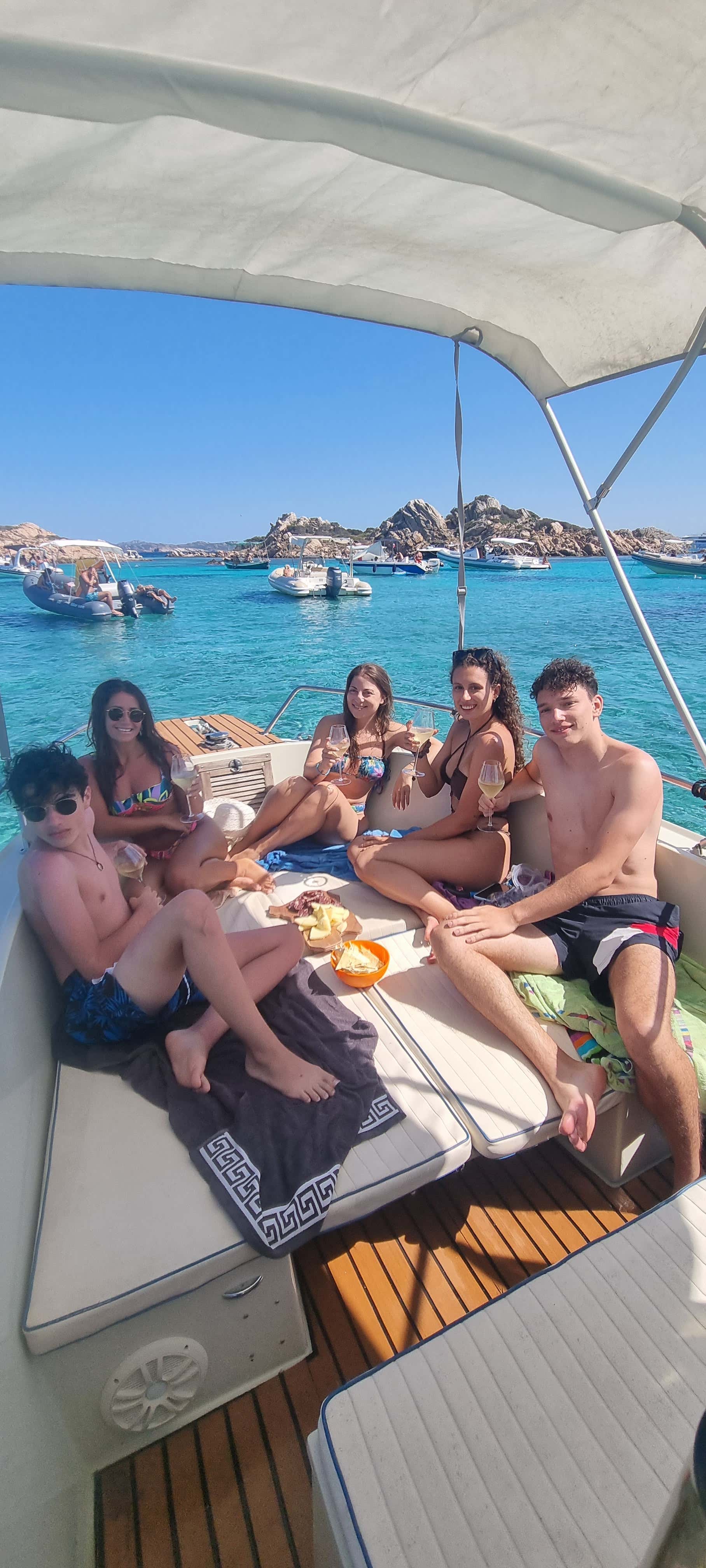 Tour in barca a Santa Teresa Gallura con aperitivo al tramonto