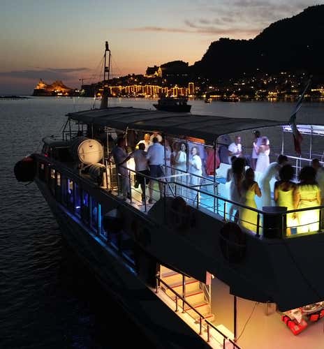 Motorboat tour of the Golfo dei Poeti with sunset aperitif