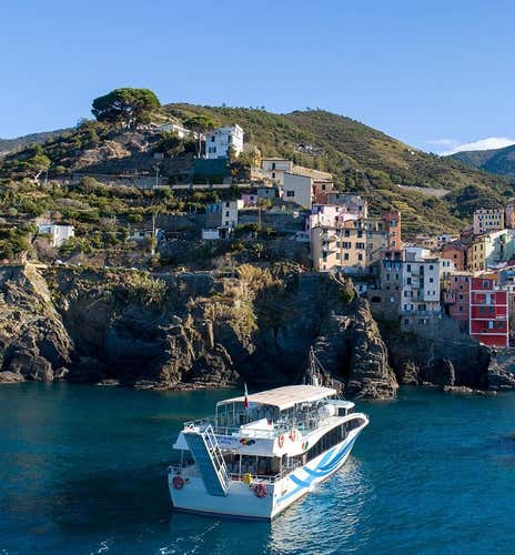 Tour giornaliero in motonave delle Cinque Terre