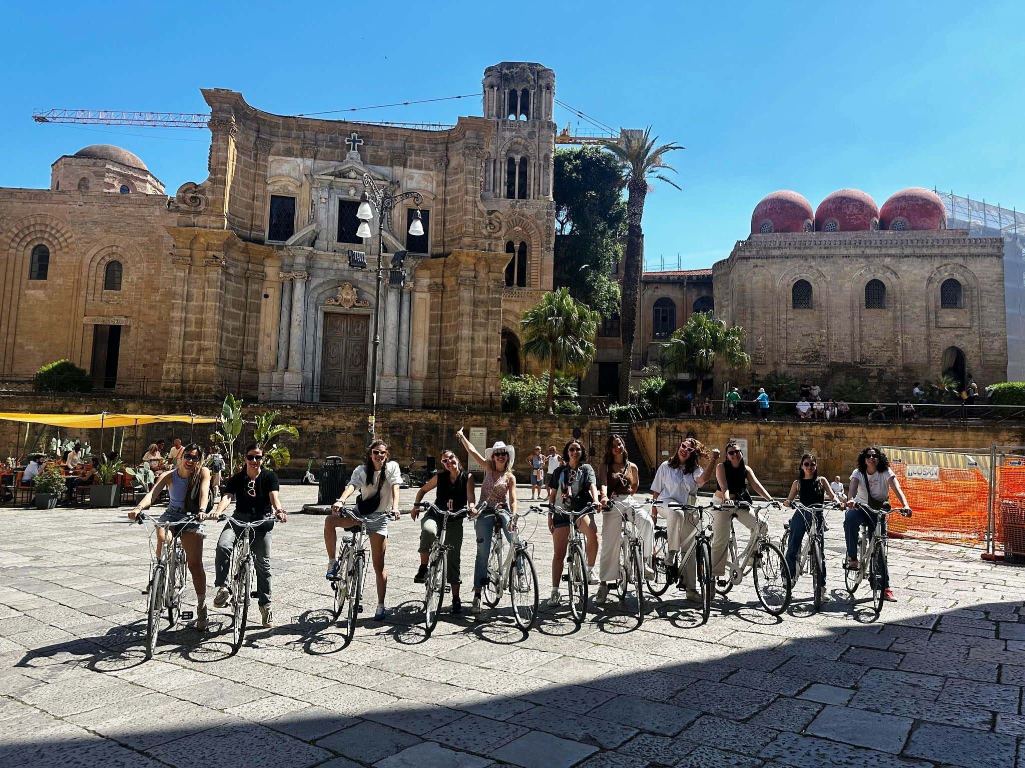 Tour in bici di Palermo con assaggio di street food siciliano