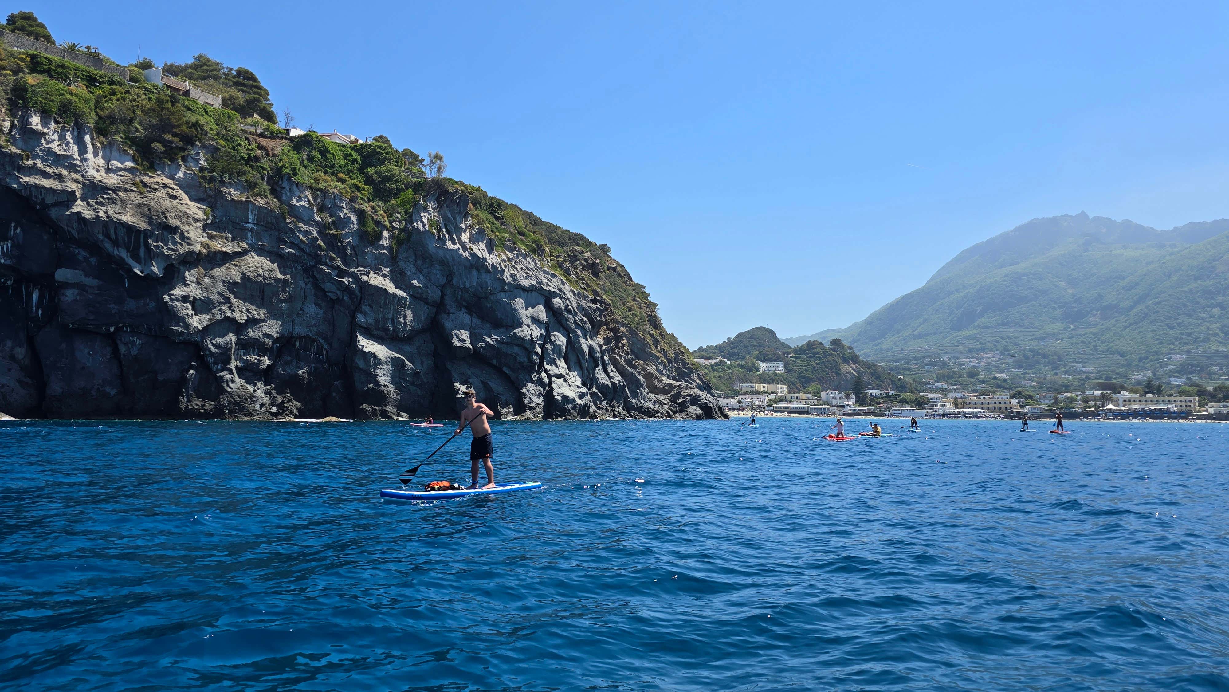 Tour esclusivo in gommone e SUP a Procida con pranzo