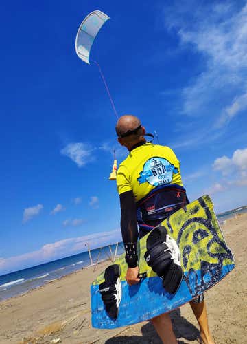 Kitesurfing lesson in Monte di Procida