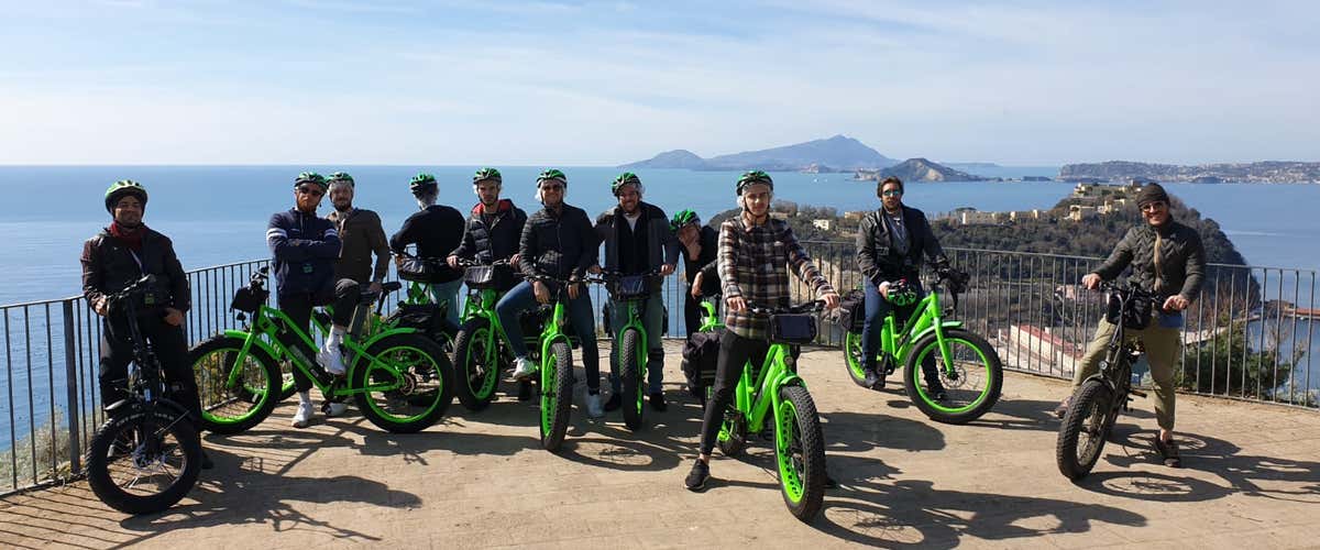 Historical and panoramic e-bike tour in Naples