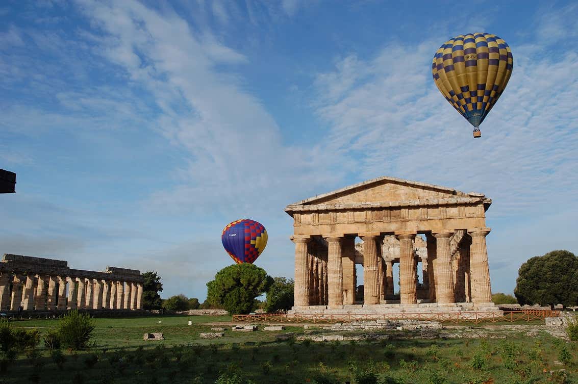 Volo in mongolfiera all'alba o al tramonto a Paestum