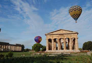 Volo in mongolfiera all'alba o al tramonto a Paestum