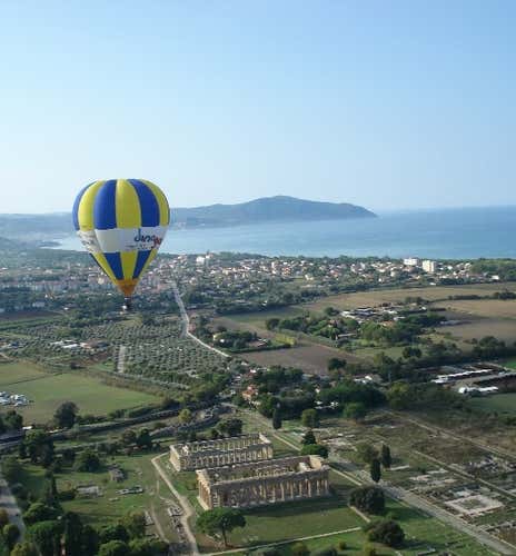 Volo in mongolfiera all'alba o al tramonto a Paestum