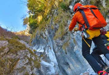 Dry Canyoning Canal Pianone nelle Alpi Apuane