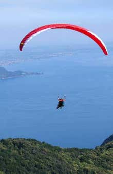 Parapendio sul Lago di Garda
