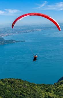 Paragliding in Lake Garda