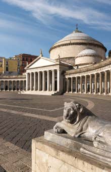 Tour in vespa a Napoli