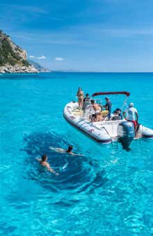 Dinghy tours in Cala Gonone